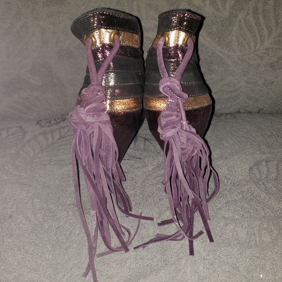 Size 6.5 Irregular Choice Heels Half Eaten Apple. Great Condition - Picture 7 of 8